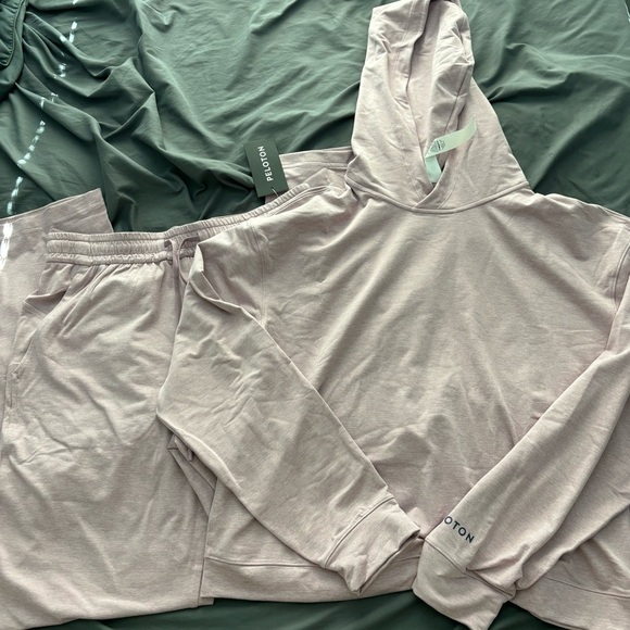 Lululemon Pink Soft Jersey Set - Picture 1 of 8